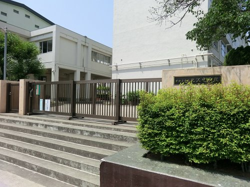 【中学校】世田谷区立北沢中学校まで481ｍ