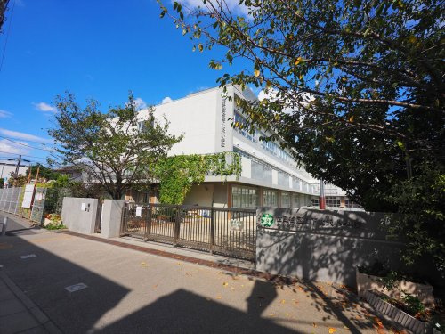 【小学校】世田谷区立下北沢小学校まで1018ｍ