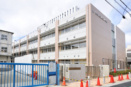 【小学校】世田谷区立上北沢小学校まで426ｍ