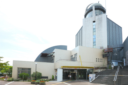【図書館】伊勢原市図書館まで783ｍ