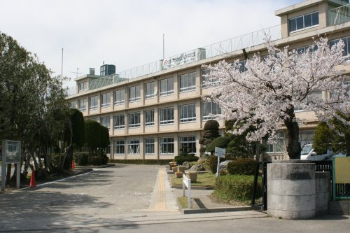 【中学校】大里中学校まで4100ｍ