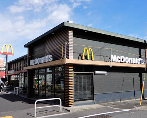 【ファミリーレストラン】マクドナルド　明治通り新宿ステパ店まで293ｍ