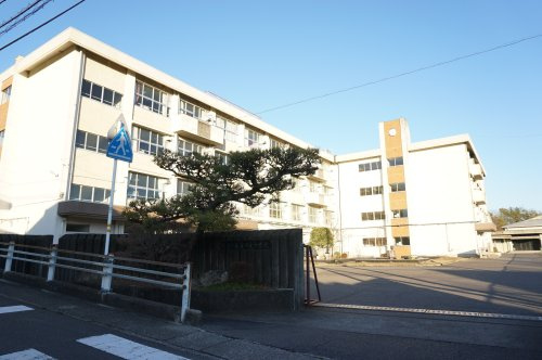 【中学校】岐阜市立藍川東中学校まで1714ｍ