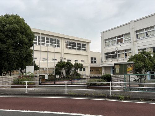 【小学校】六つ川台小学校まで298ｍ
