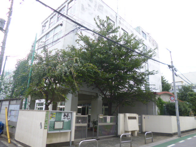 【中学校】文京区立第十中学校まで620ｍ