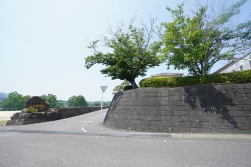 【中学校】武雄市立山内中学校まで1400ｍ