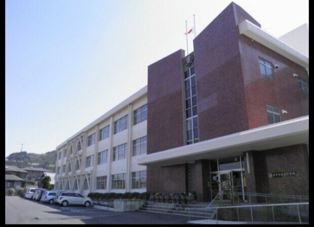 【中学校】栗東市立栗東中学校まで1000ｍ