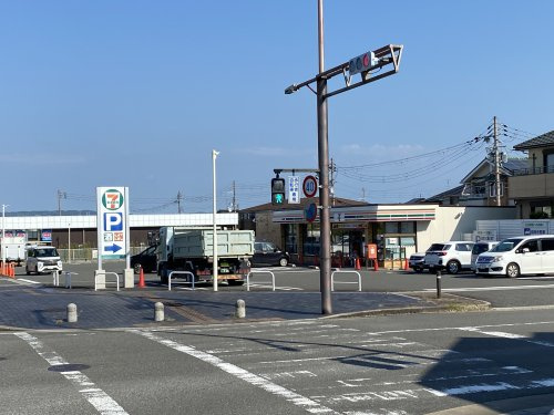【コンビニエンスストア】セブンイレブン　木津州見台1丁目店まで574ｍ