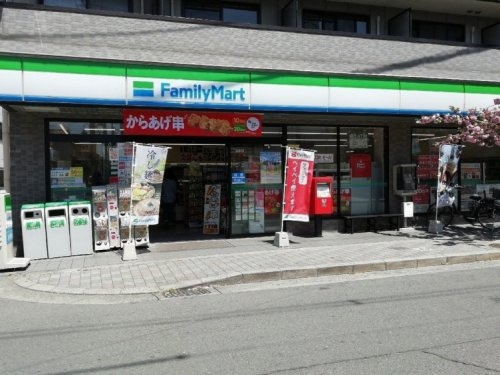 【コンビニエンスストア】ファミリーマート　大東野崎店まで1102ｍ