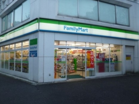 【コンビニエンスストア】ファミリーマート・東京区政会館店まで435ｍ