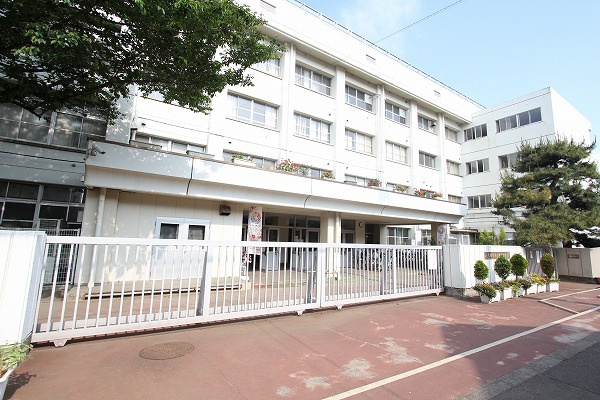 【中学校】東久留米市立中央中学校まで680ｍ