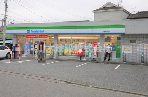 【コンビニエンスストア】ファミリーマート　霞ヶ関店まで740ｍ