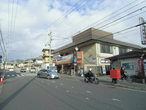 【スーパー】FOOD　SHOP(フードショップ)エムジー　岩倉店まで1114ｍ