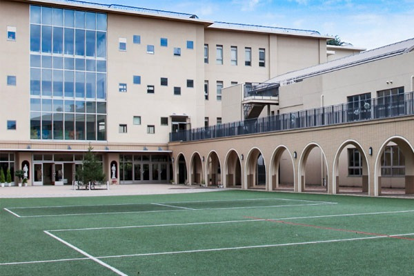 【小学校】私立ノートルダム学院小学校まで553ｍ