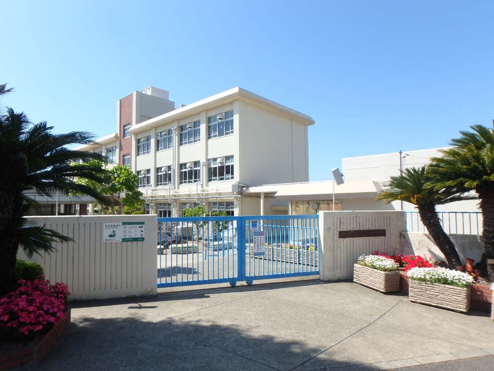 【小学校】塩屋北小学校まで746ｍ