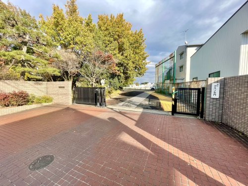 【小学校】西小学校まで1300ｍ