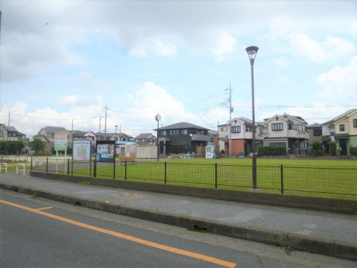 【公園】東越谷七丁目みどりの公園まで560ｍ