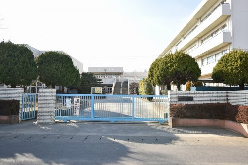 【小学校】春日部市立小渕小学校まで900ｍ
