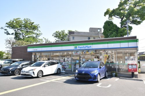 【コンビニエンスストア】ファミリーマート　春日部小渕南店まで590ｍ