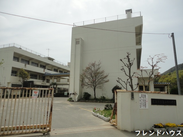 【小学校】亀山南小学校まで476ｍ