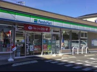 【コンビニエンスストア】ファミリーマート　川越的場北店まで1094ｍ