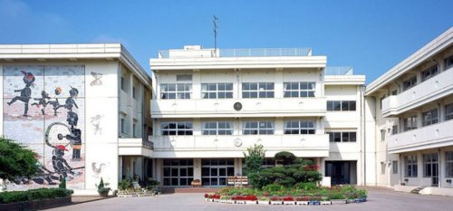 【小学校】八街市立八街東小学校まで1989ｍ