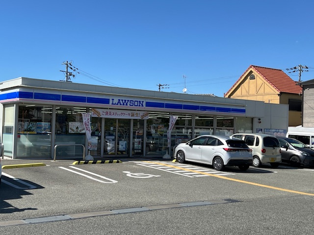 【コンビニエンスストア】ローソン　大阪狭山東茱萸木一丁目店まで904ｍ