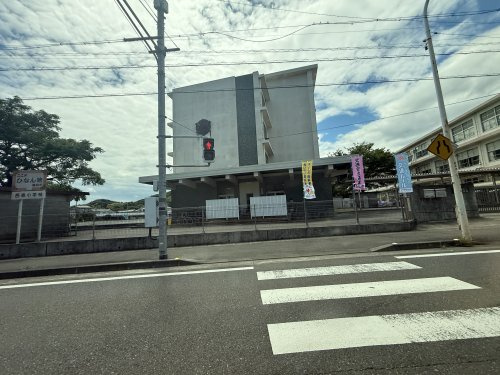 【小学校】静岡市立西奈小学校まで264ｍ