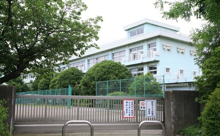 【小学校】厚木市立緑ケ丘小学校まで663ｍ