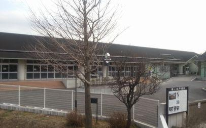 【小学校】厚木市立上依知小学校まで819ｍ