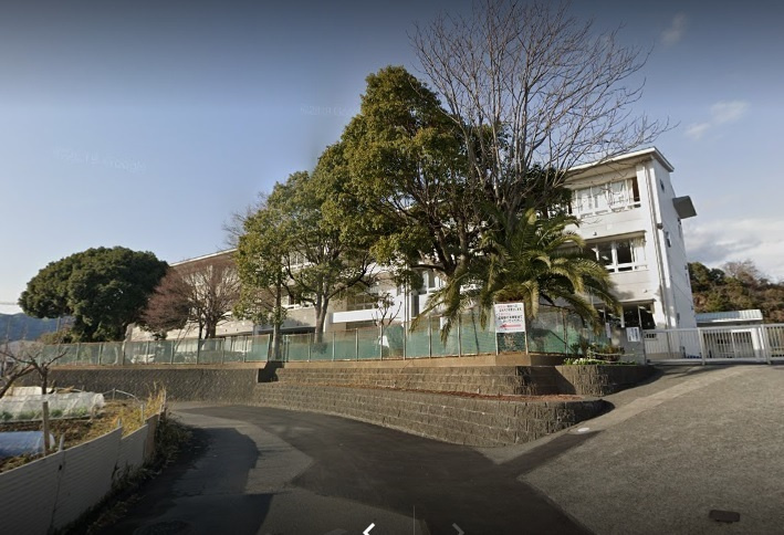 【中学校】静岡市立清水飯田中学校まで1628ｍ