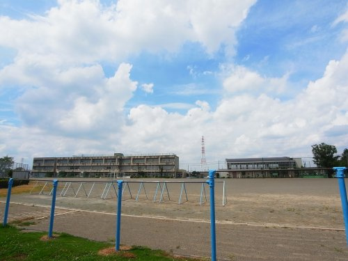 【小学校】上里町立七本木小学校まで800ｍ