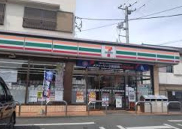 【コンビニエンスストア】セブンイレブン西桐生駅前店まで865ｍ