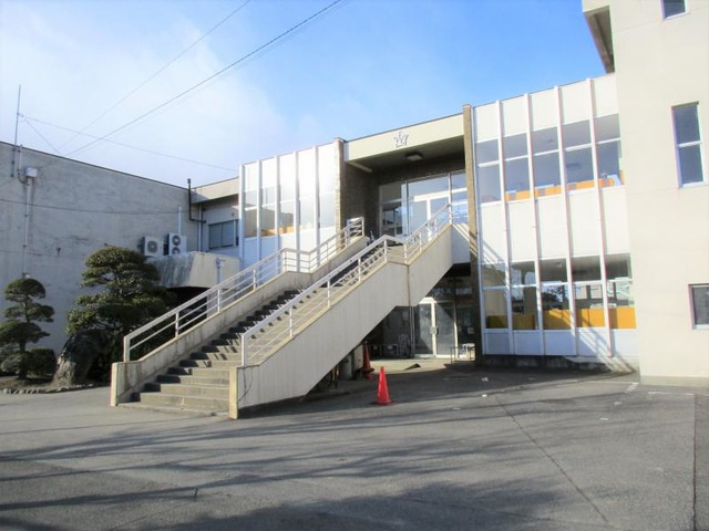 【小学校】大泉町立西小学校 まで1062ｍ