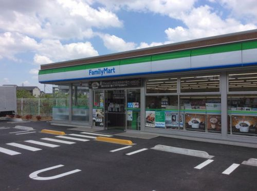 【コンビニエンスストア】ファミリーマート西大泉4丁目店まで1213ｍ