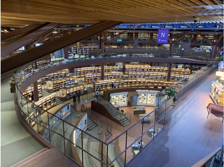 【図書館】石川県立図書館まで683ｍ