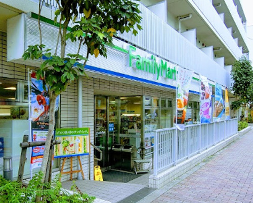 【コンビニエンスストア】ファミリーマート　目黒三田通り店まで175ｍ
