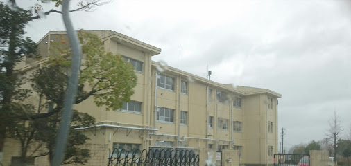 【小学校】川西市立北陵小学校まで568ｍ