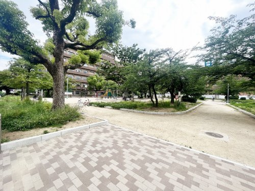 【公園】土佐公園まで231ｍ
