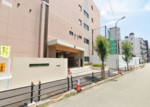 【小学校】大阪市立堀江小学校西学舎まで239ｍ