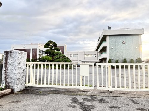 【中学校】深谷市立川本中学校まで450ｍ