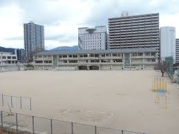 【小学校】大津市立逢坂小学校まで885ｍ