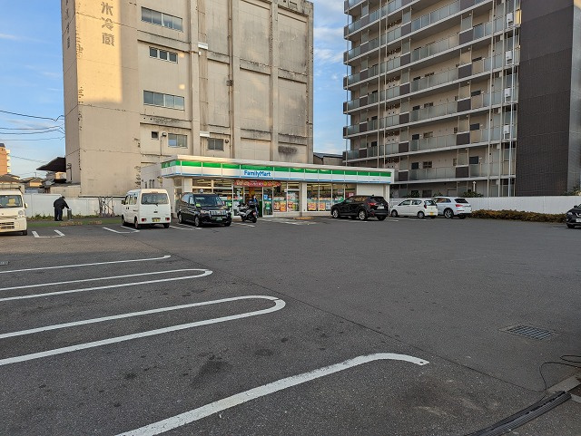 【コンビニエンスストア】ファミリーマート東墨田二丁目店iまで271ｍ