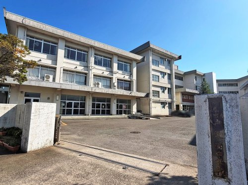 【中学校】鈴鹿市立鼓ケ浦中学校まで547ｍ