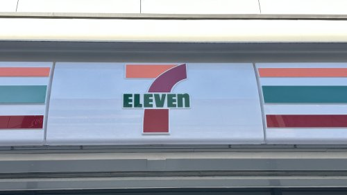 【コンビニエンスストア】セブンイレブンまで741ｍ