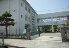 【小学校】大津小学校まで615ｍ