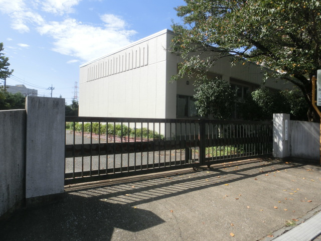 【小学校】川越市立霞ケ関東小学校まで424ｍ