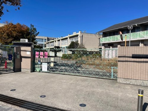 【小学校】牧野小学校まで591ｍ