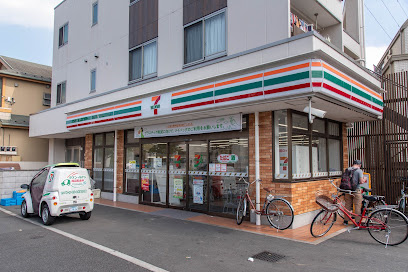 【コンビニエンスストア】セブンイレブン　葛飾細田5丁目店まで300ｍ