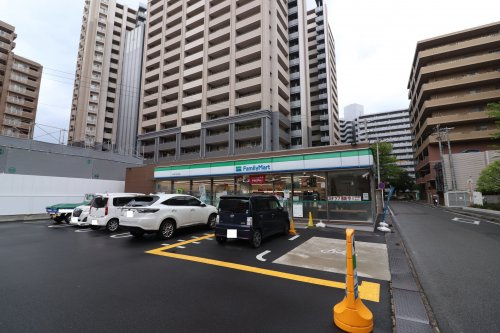 【コンビニエンスストア】ファミリーマート大津におの浜店まで25ｍ